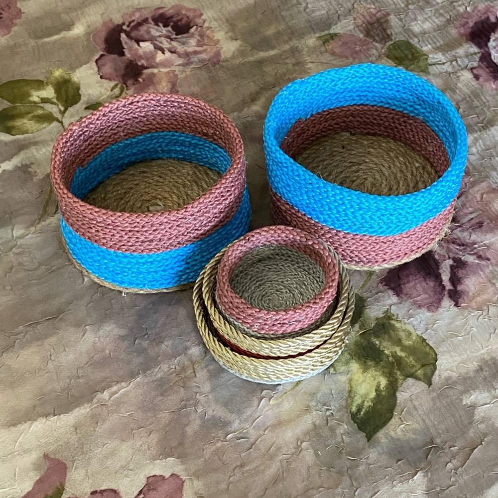 Nesting bowls